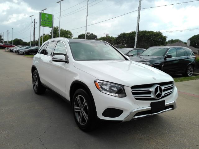 Used 2017 Mercedes-Benz GLC 300 4MATIC w/ Premium 1 Package image 4