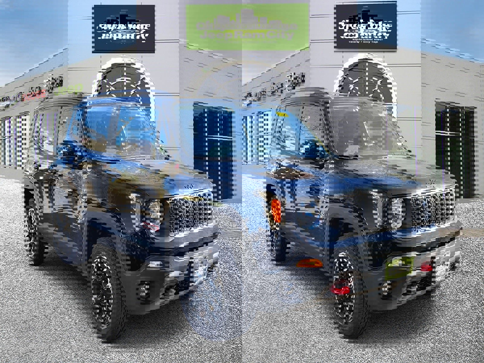 Used 2023 Jeep Renegade Trailhawk image 4