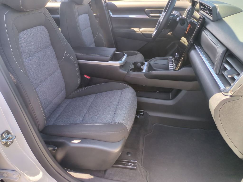 Used 2025 GMC Terrain Elevation AWD/4WD image 31