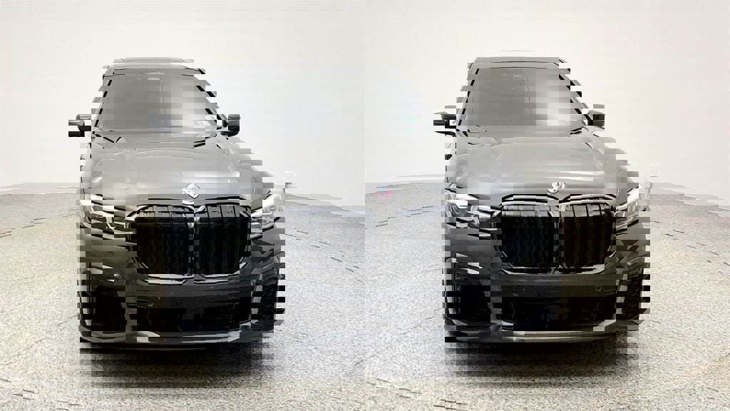 Used 2022 BMW 750i xDrive w/ Executive Package image 2