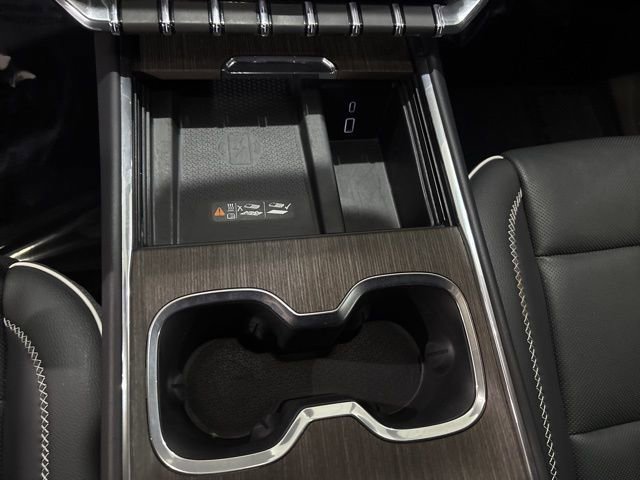 Used 2024 GMC Acadia Denali AWD/4WD image 17