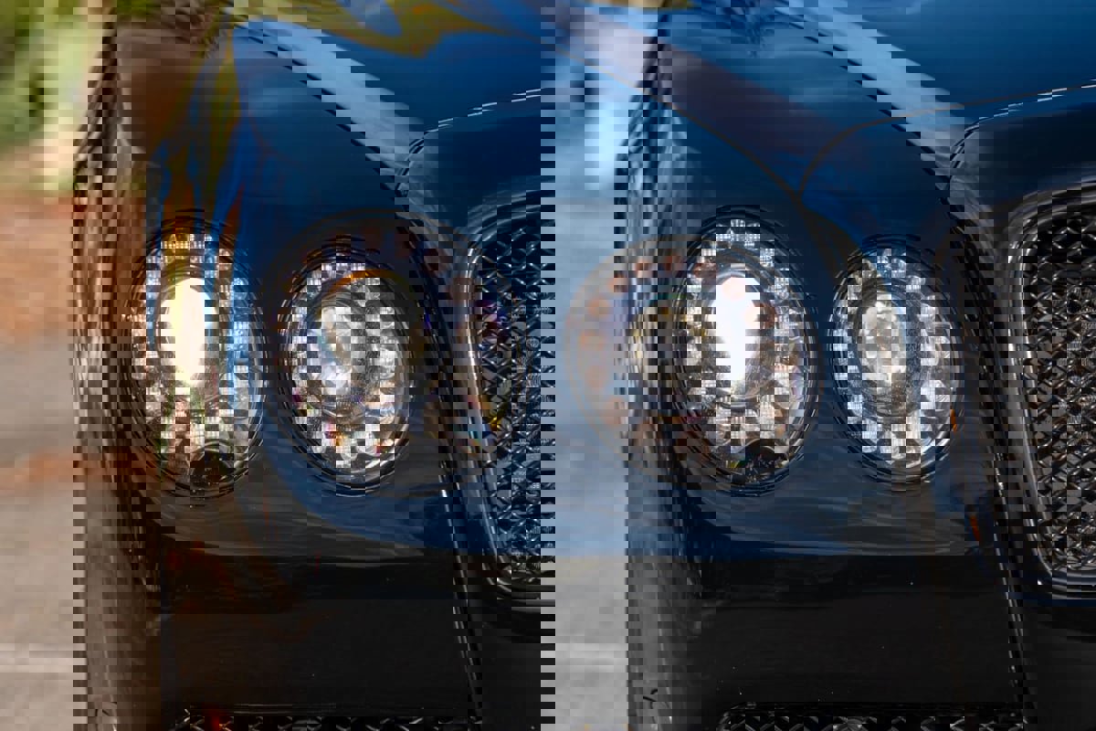 Used 2015 Bentley Flying Spur V8 image 10