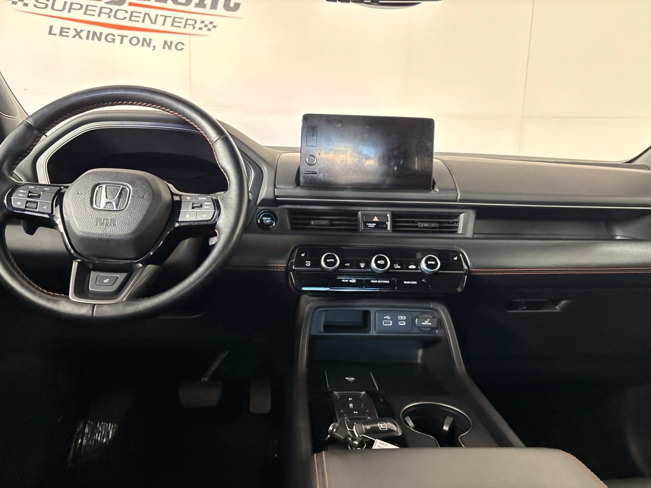 Used 2023 Honda Pilot TrailSport image 25