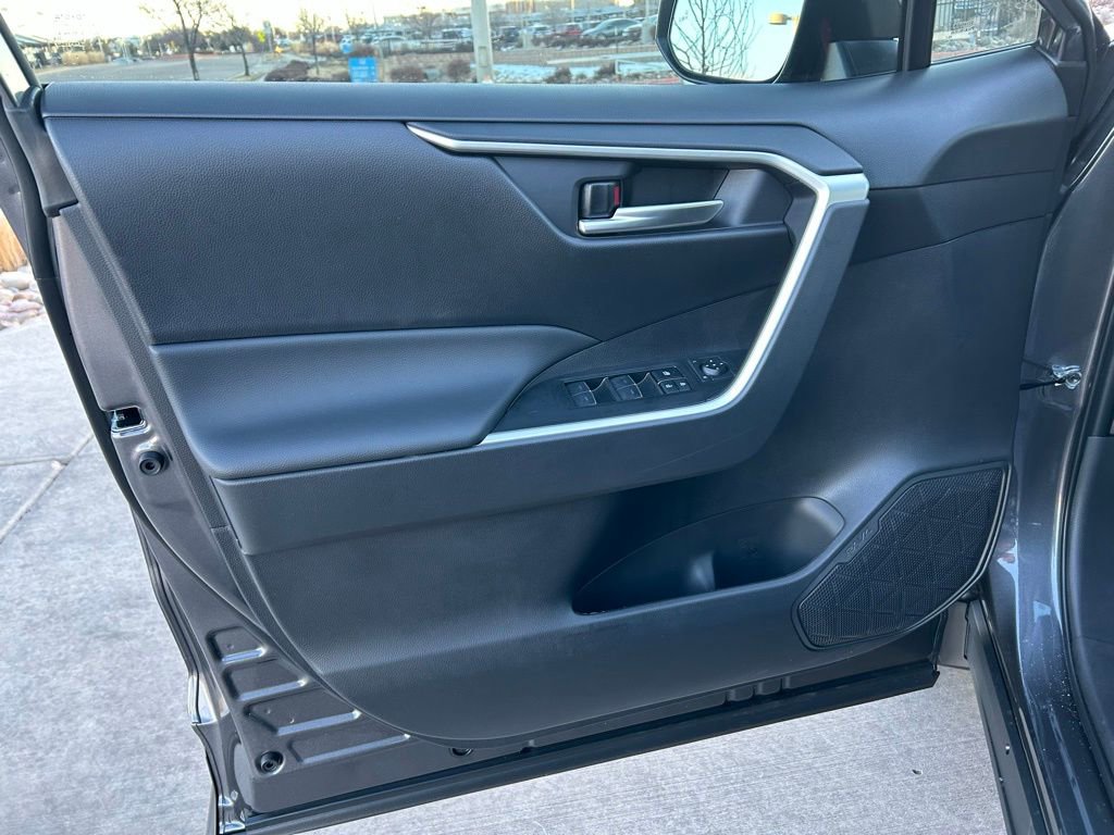 Used 2025 Toyota RAV4 XLE image 20
