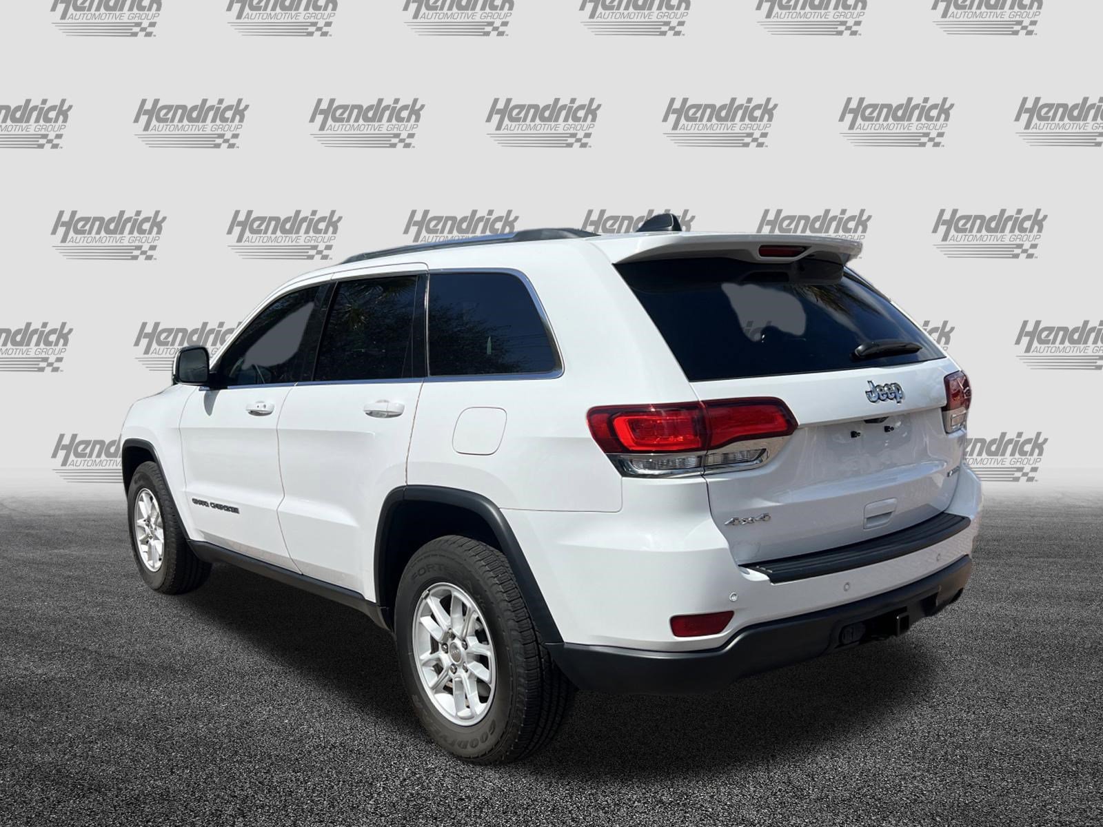 Used 2020 Jeep Grand Cherokee Laredo image 8