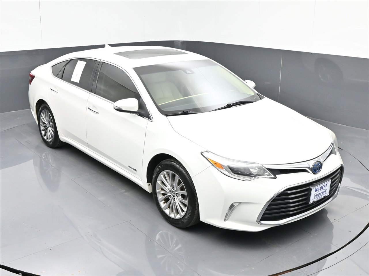 Used 2016 Toyota Avalon Limited image 23