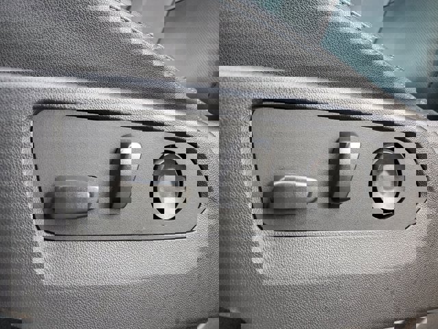 Used 2024 GMC Sierra 1500 SLT image 15