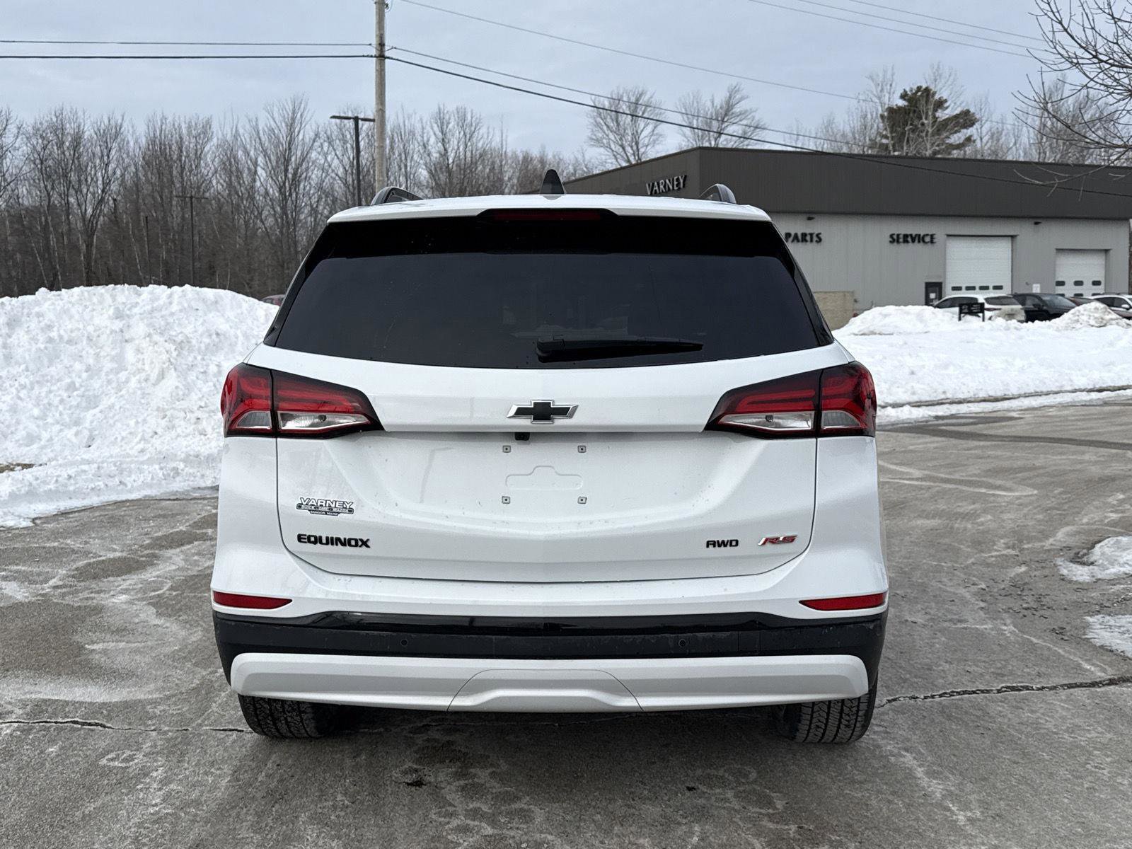 Used 2024 Chevrolet Equinox RS w/ LPO, Floor Liner Package image 6