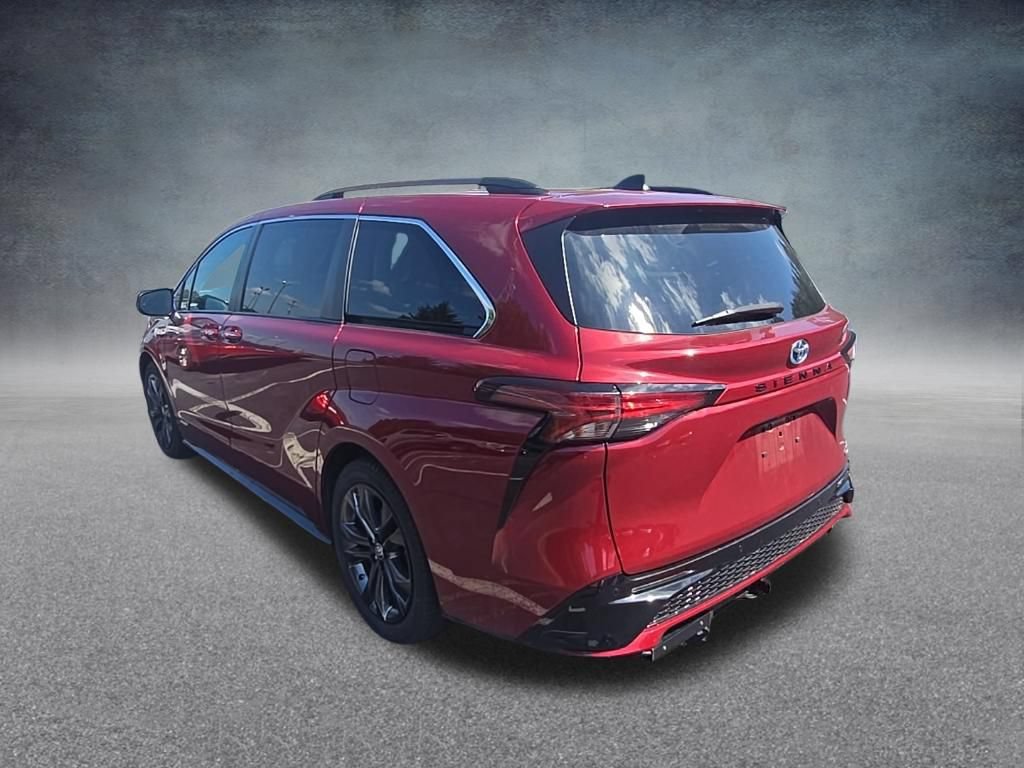 Used 2021 Toyota Sienna XSE w/ XSE Plus Package FWD image 9