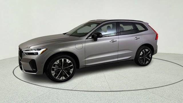 New 2026 Volvo XC60 T8 Plus w/ Climate Package PRO AWD/4WD image 3