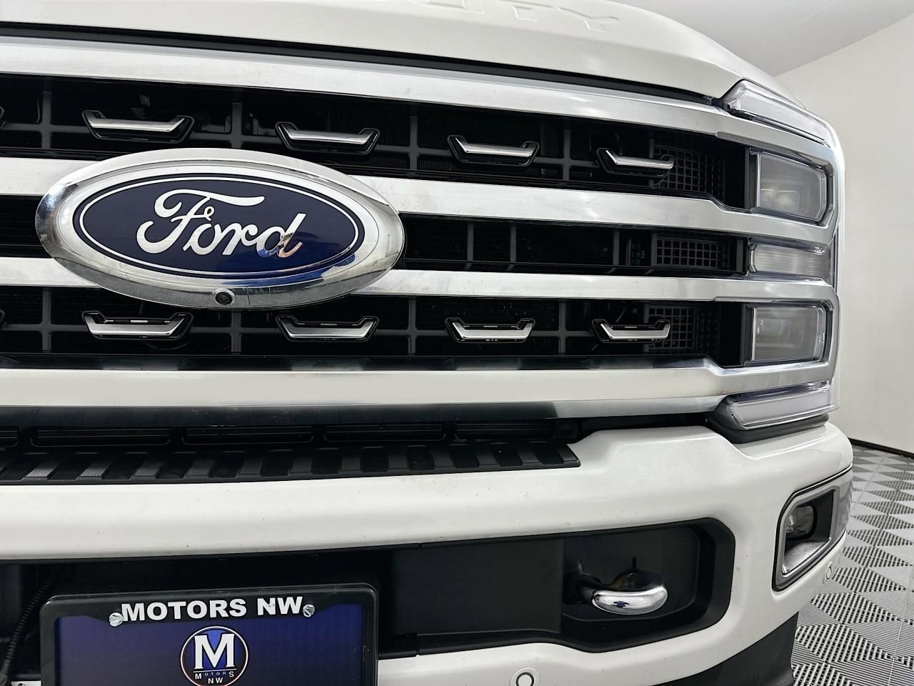 Used 2024 Ford F350 Platinum AWD/4WD image 5