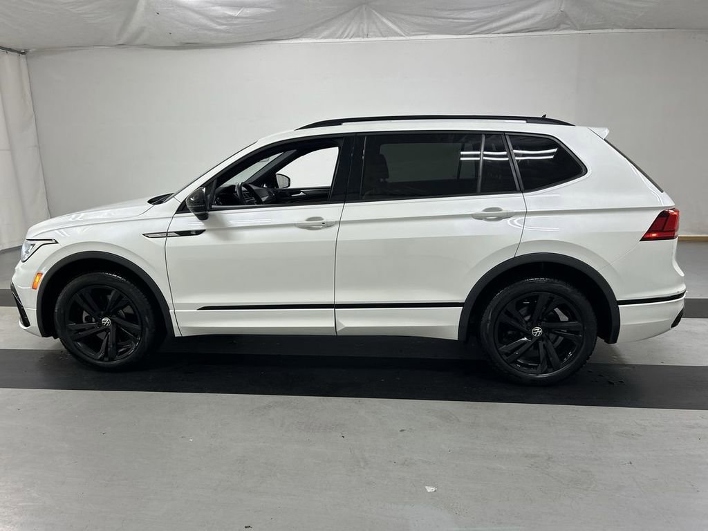 Used 2023 Volkswagen Tiguan SE R-Line FWD image 5