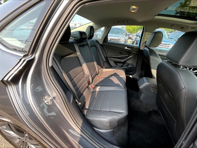 Certified 2022 Volkswagen Jetta SE FWD image 22