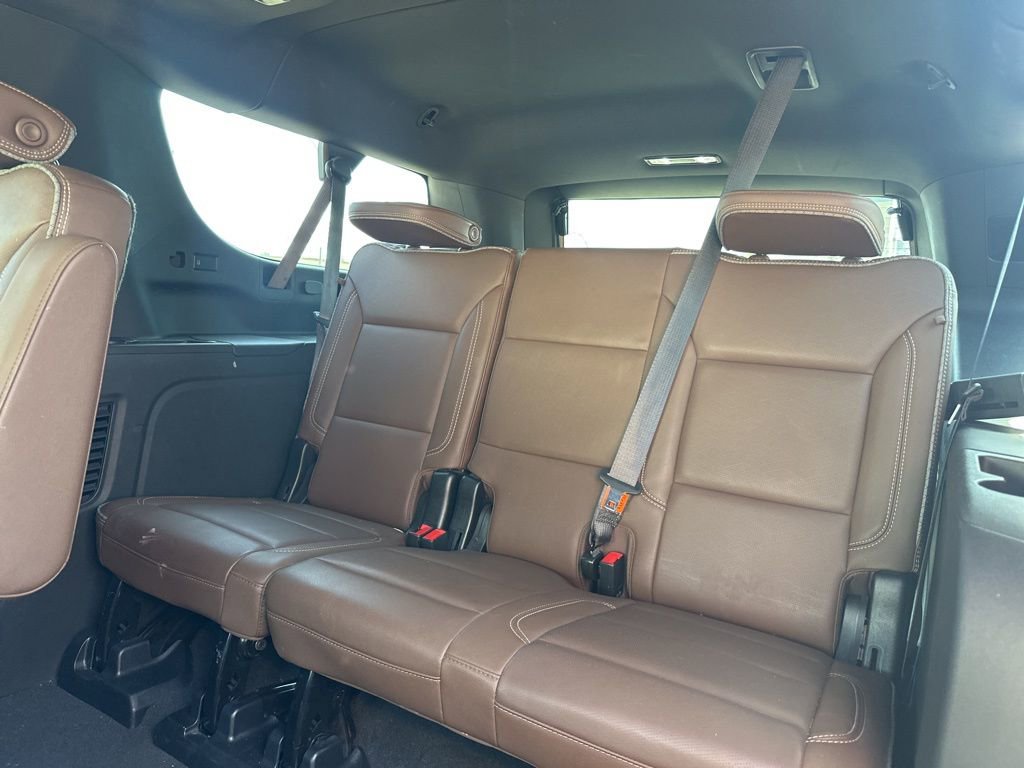 Used 2023 Chevrolet Suburban High Country AWD/4WD image 7