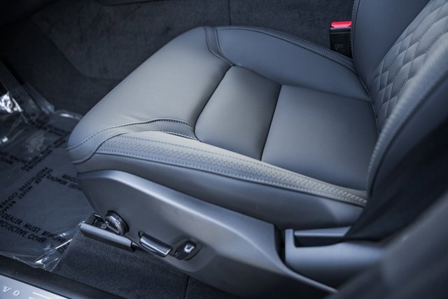 New 2026 Volvo XC60 B5 Plus w/ Protection Package Premier image 34