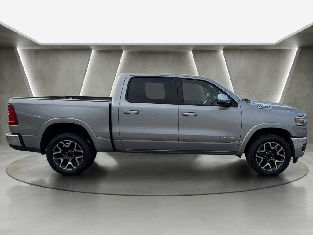 Used 2025 RAM 1500 Laramie AWD/4WD image 2