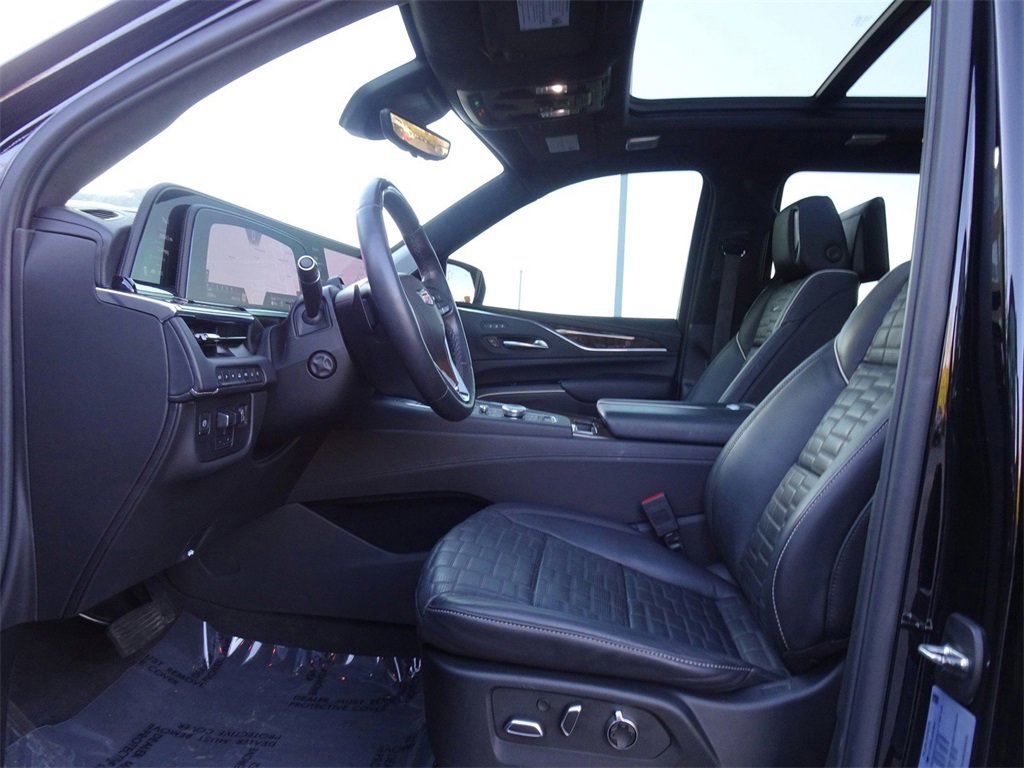 Certified 2023 Cadillac Escalade ESV Sport Platinum w/ LPO, ONYX Package image 9