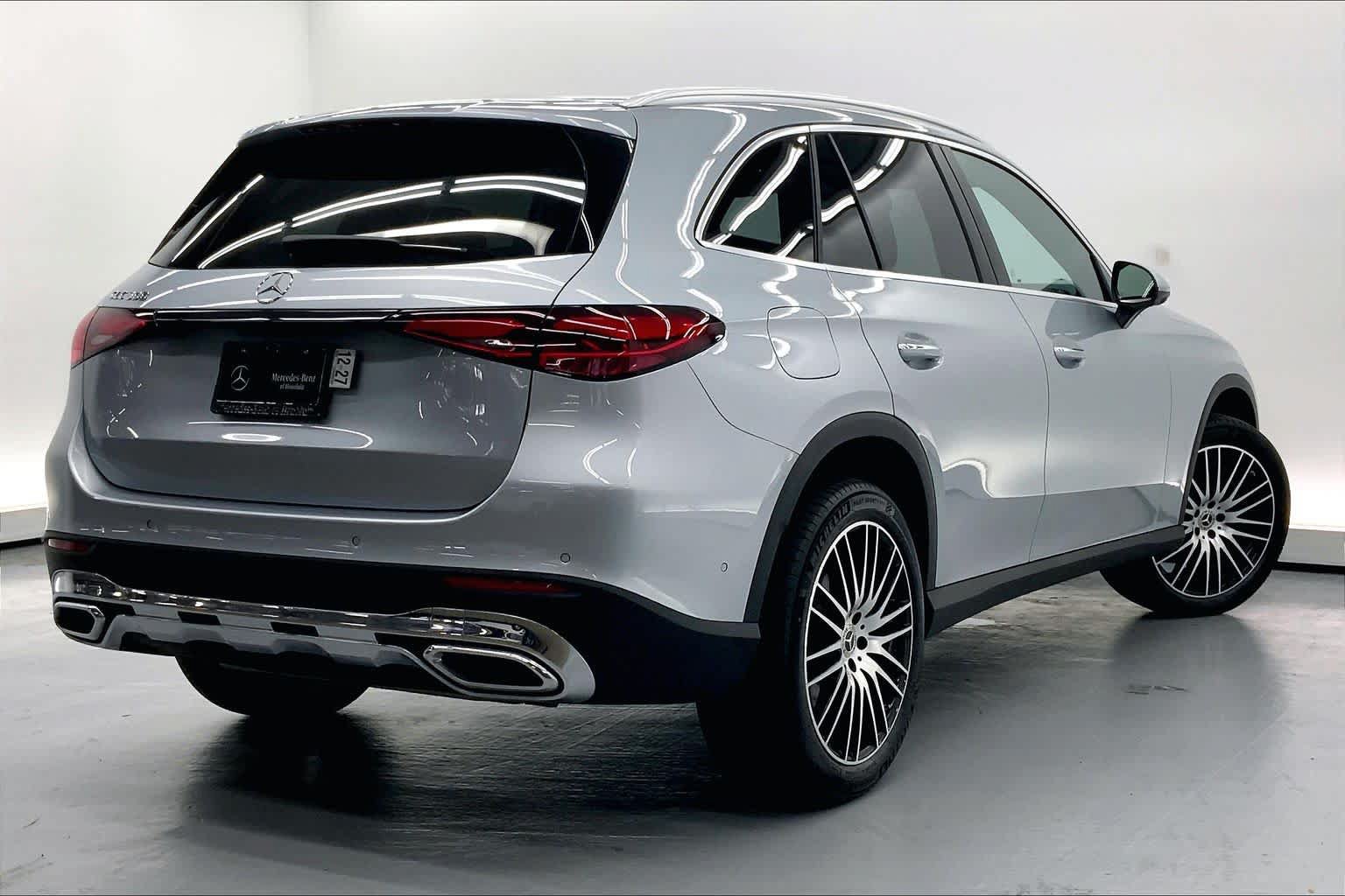 Used 2026 Mercedes-Benz GLC 300 image 4