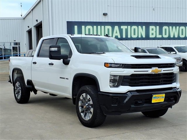 Used 2024 Chevrolet Silverado 2500 Custom w/ Custom Convenience Package image 8