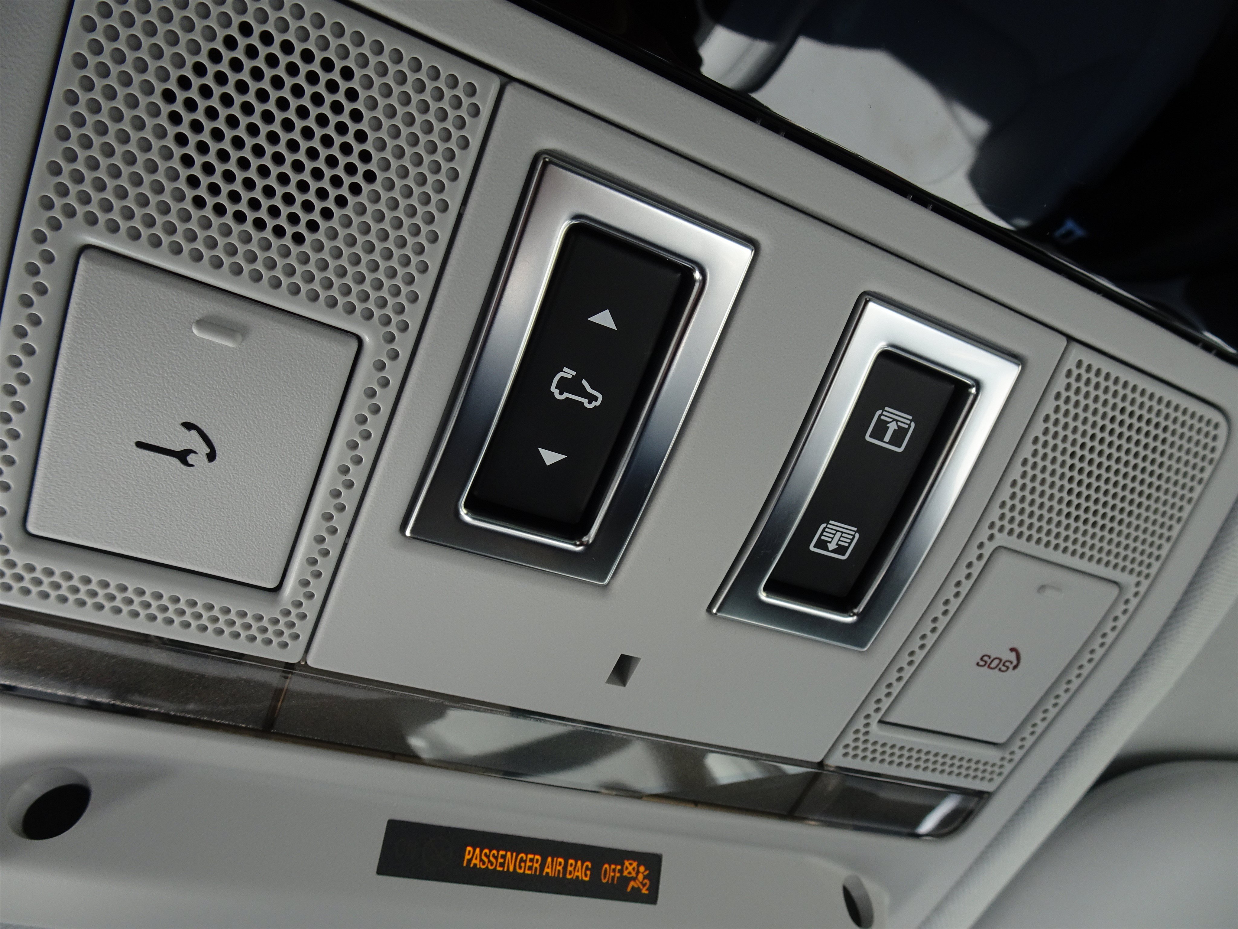 New 2026 Land Rover Defender 110 S AWD/4WD image 32