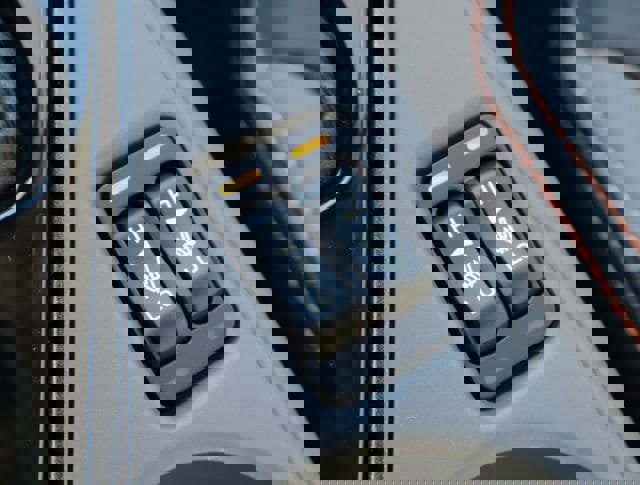 Certified 2025 Subaru Crosstrek 2.5i Limited w/ Popular Package #4A image 12