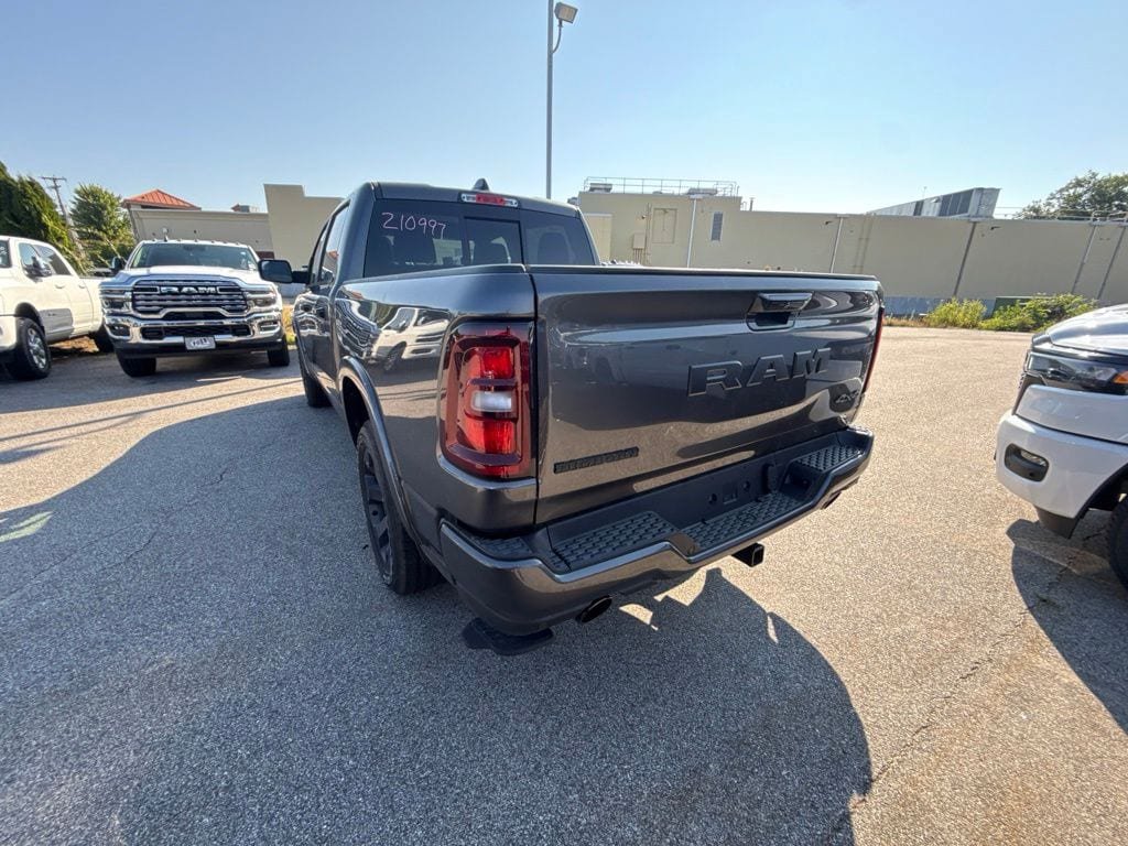 New 2026 RAM 1500 Big Horn AWD/4WD image 3
