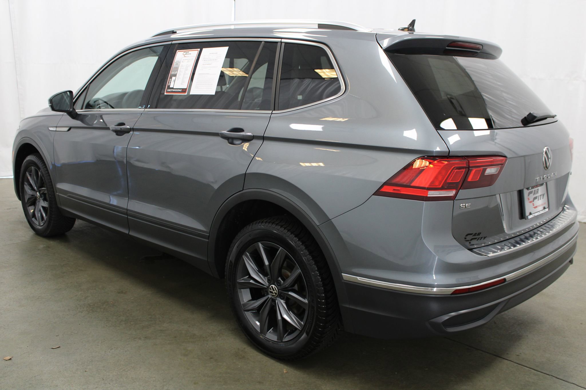 Used 2022 Volkswagen Tiguan SE AWD/4WD image 7