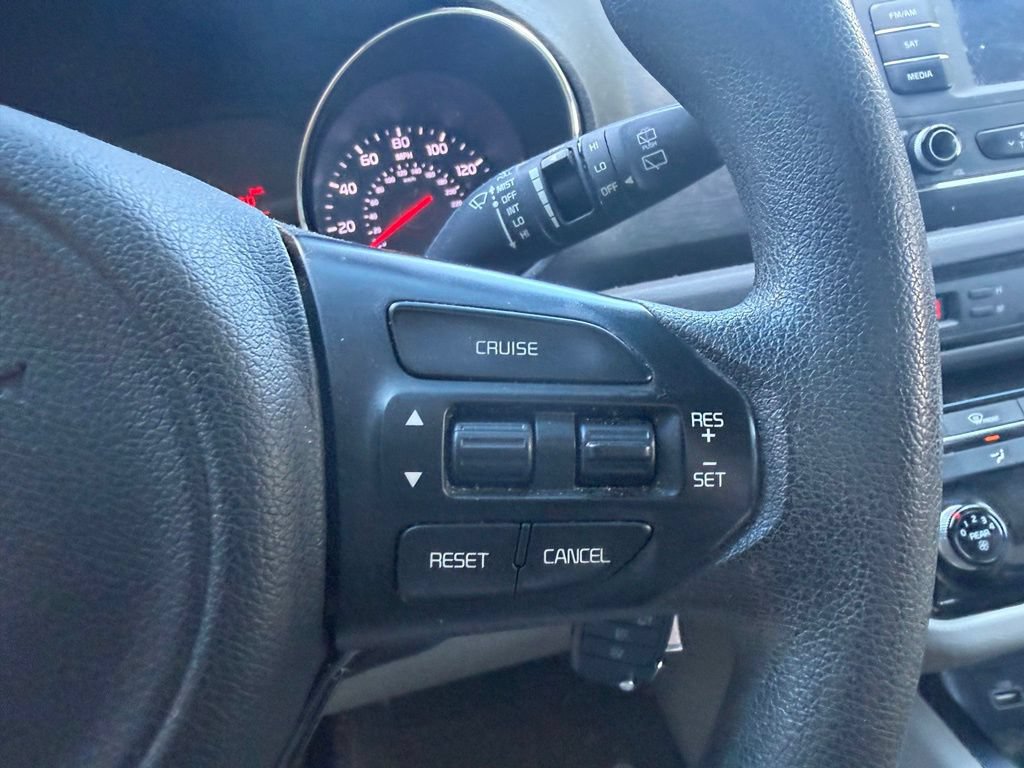 Used 2016 Kia Sedona LX w/ LX Convenience Package FWD image 17