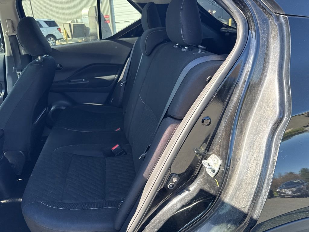 Used 2021 Nissan Kicks S image 9