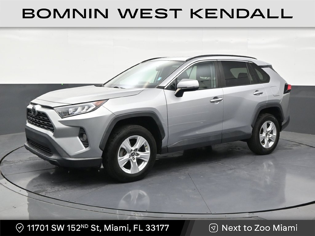 Used 2021 Toyota RAV4 XLE w/ Convenience Package FWD image 1