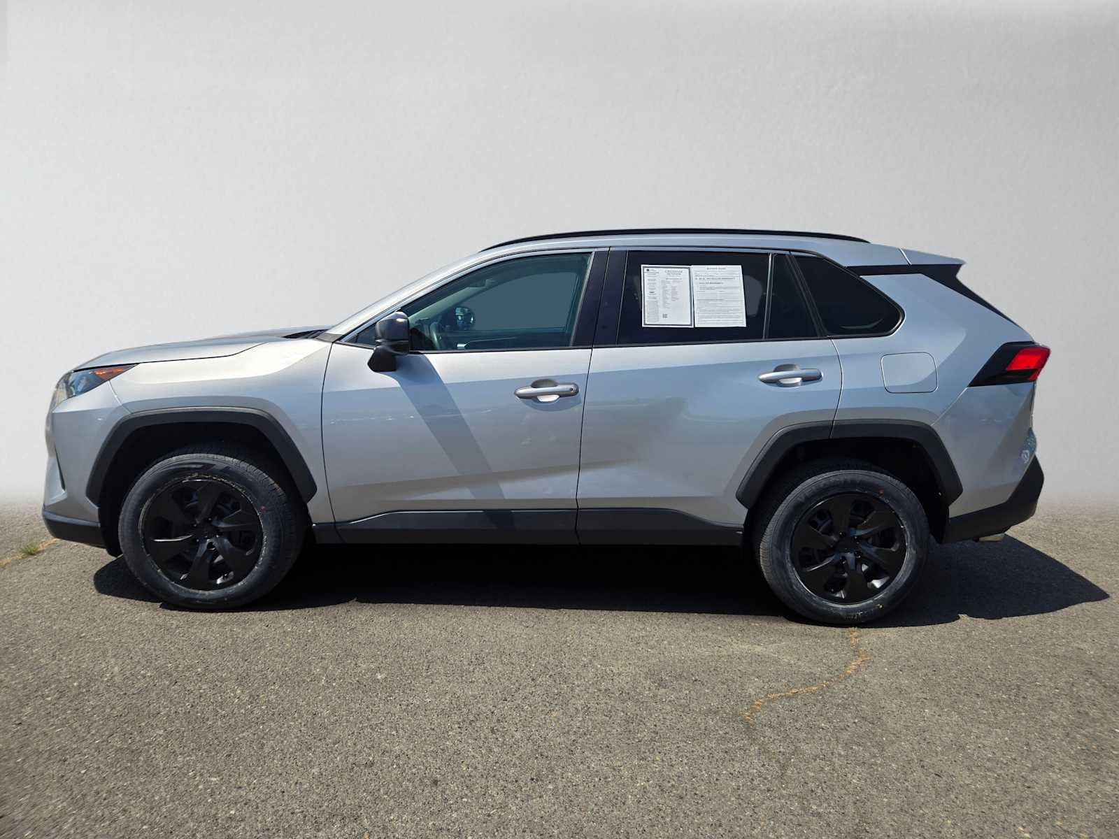 Certified 2021 Toyota RAV4 LE AWD/4WD image 8