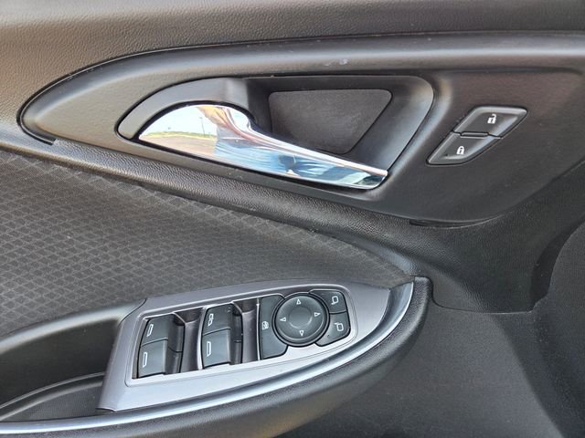 Used 2019 Chevrolet Malibu LT FWD image 14