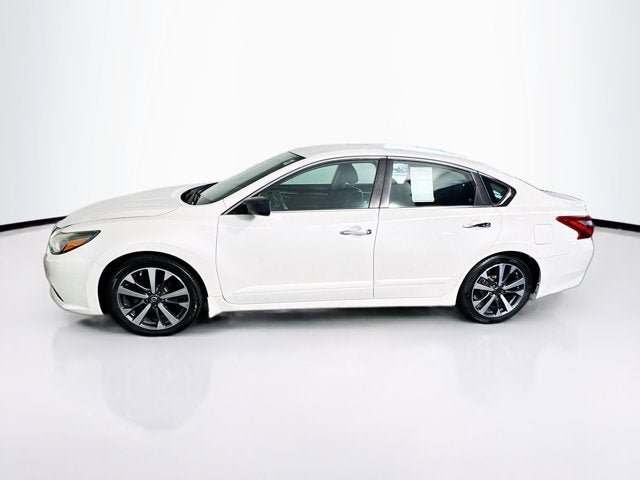Used 2016 Nissan Altima 2.5 SR w/ LED Appearance Package FWD image 7