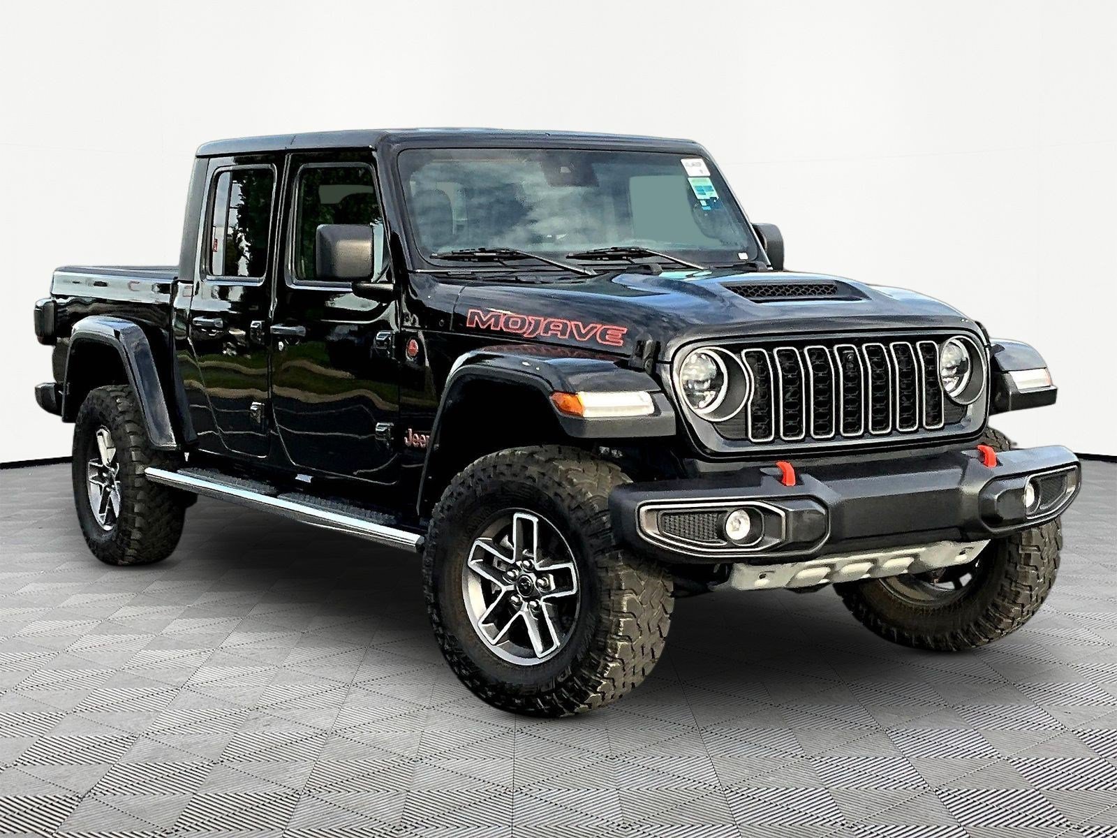 Used 2025 Jeep Gladiator Mojave w/ Convenience Group AWD/4WD image 3