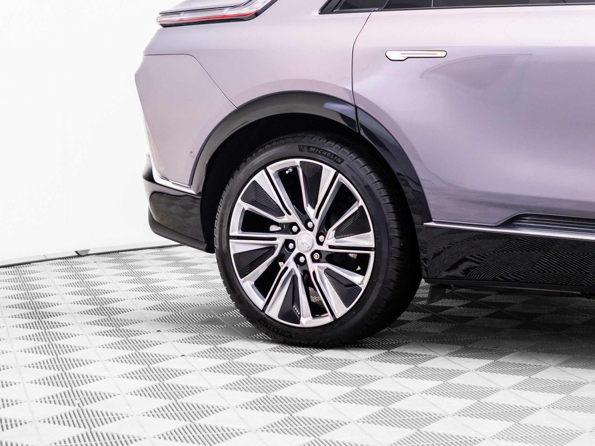 Certified 2025 Cadillac Lyriq Luxury w/ LPO, Floor Liner Package image 42