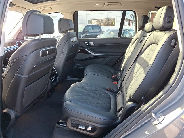 Used 2024 BMW X7 xDrive40i w/ Premium Package image 10
