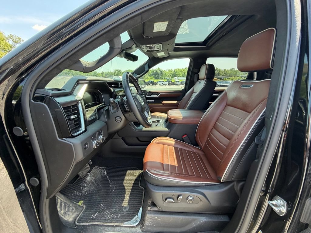 Used 2025 GMC Sierra 1500 Denali Ultimate AWD/4WD image 3