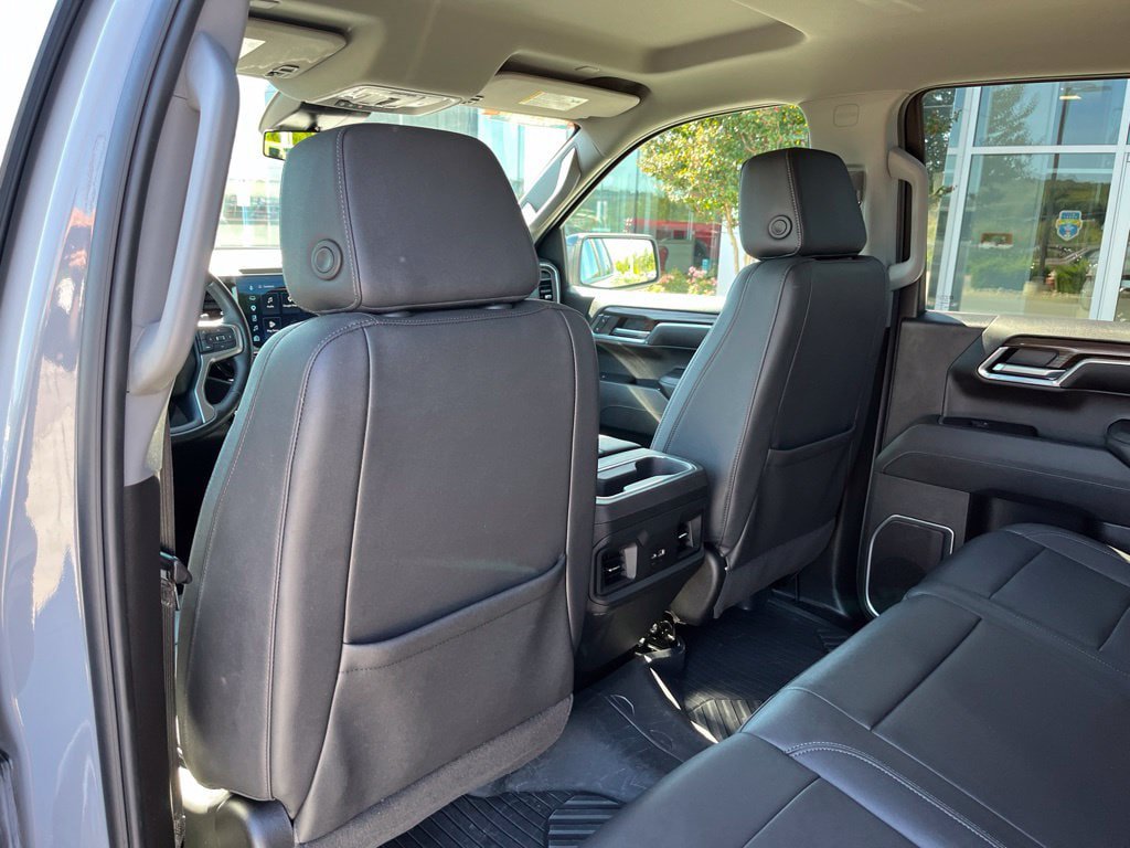 Used 2024 Chevrolet Silverado 1500 RST AWD/4WD image 16