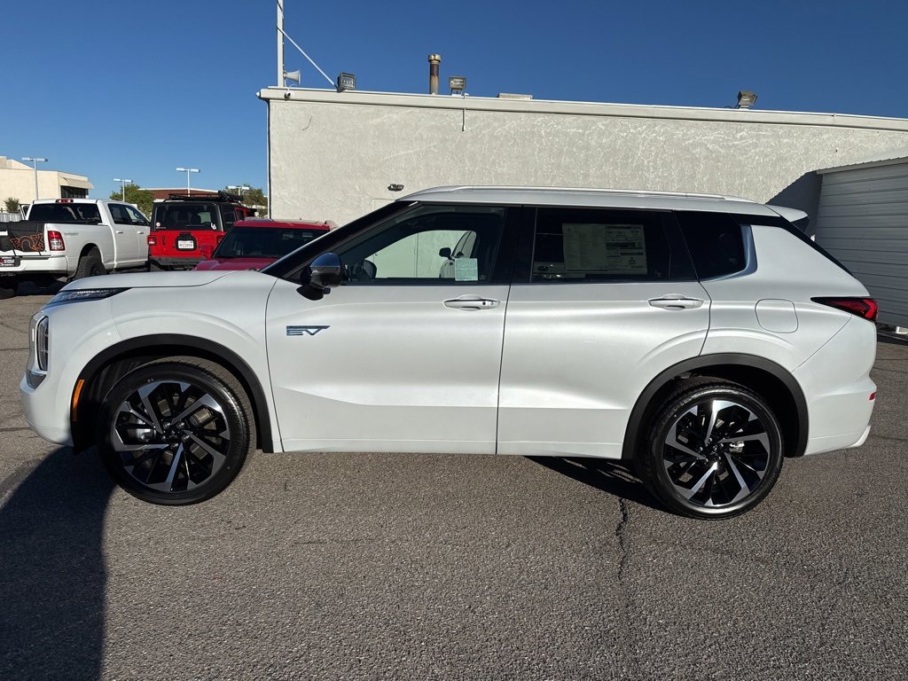 New 2025 Mitsubishi Outlander SEL image 4