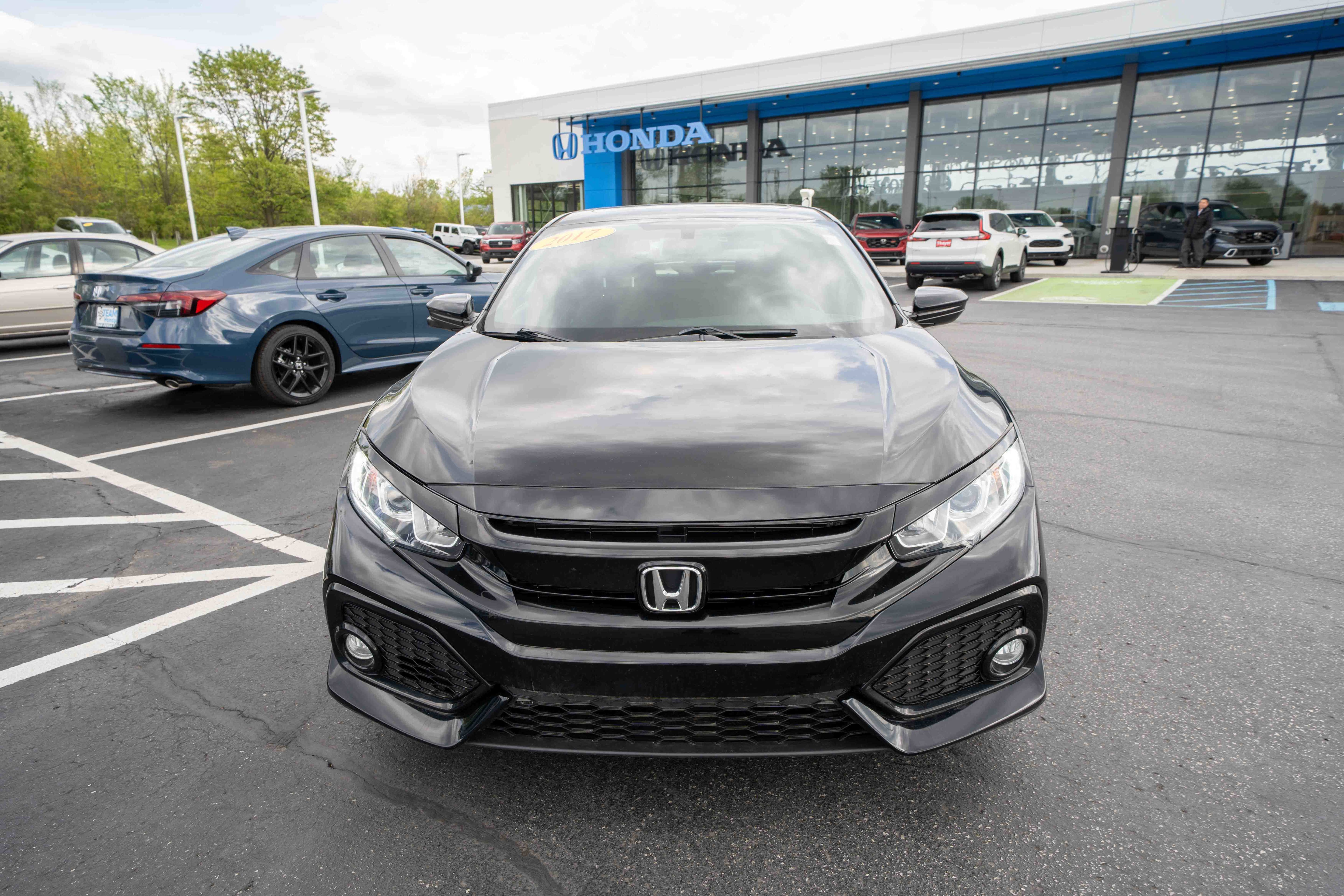 Used 2017 Honda Civic EX image 2