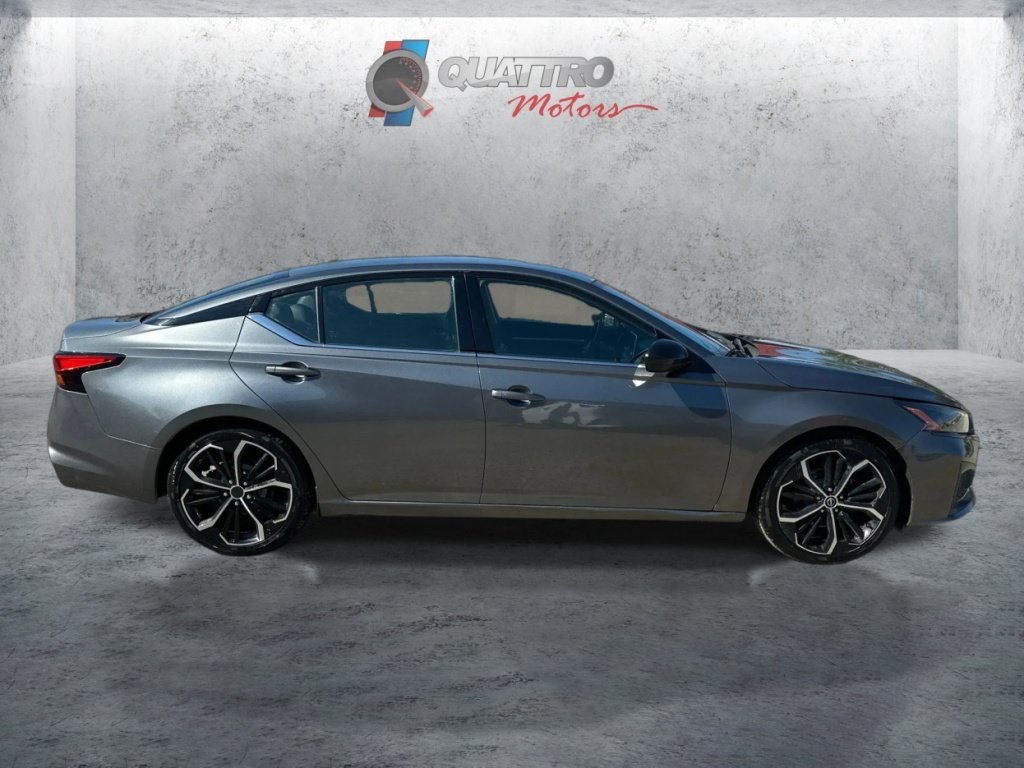 Used 2023 Nissan Altima 2.5 SR FWD image 7