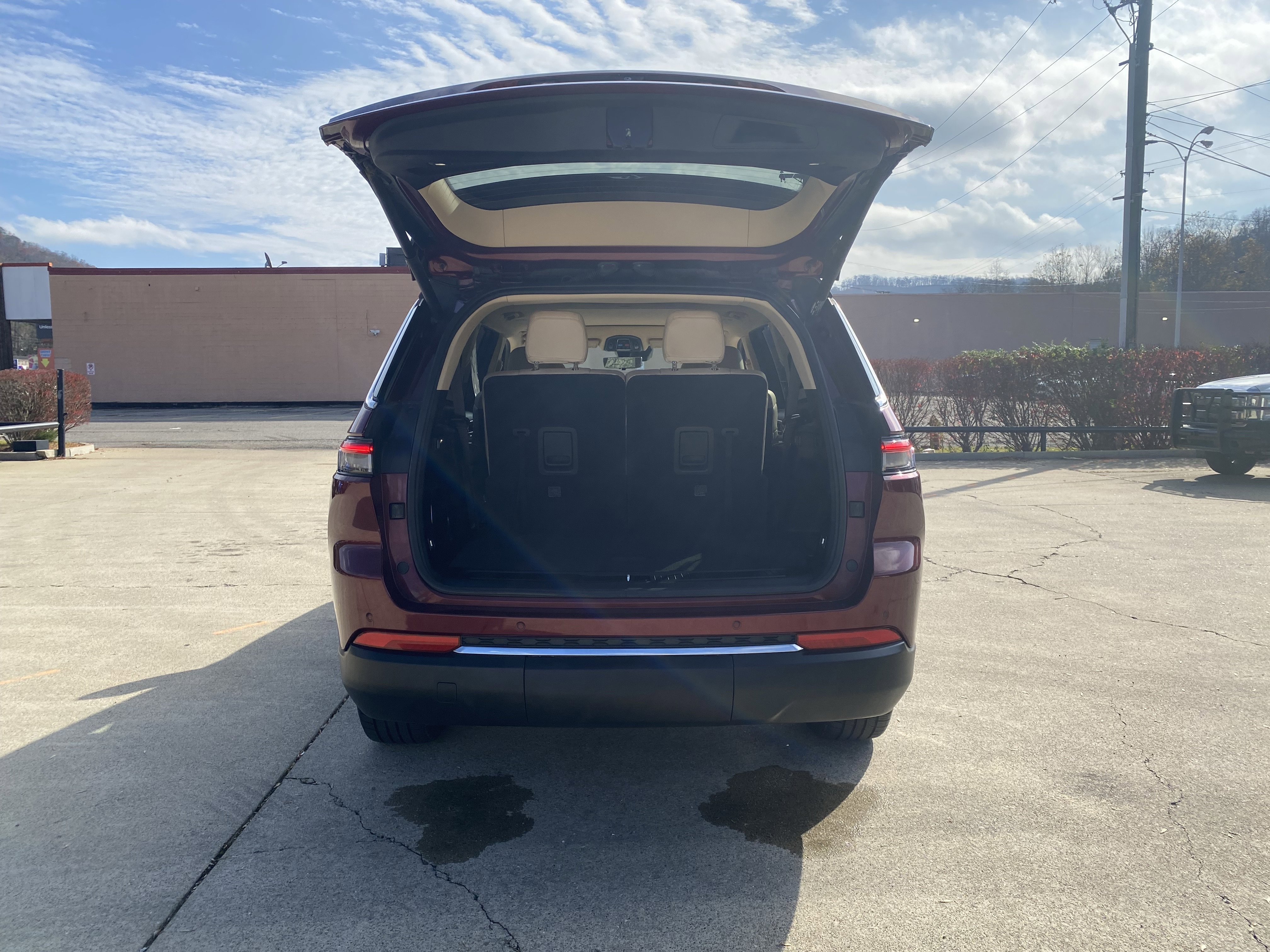 Used 2021 Jeep Grand Cherokee L Limited w/ Luxury Tech Group II image 30