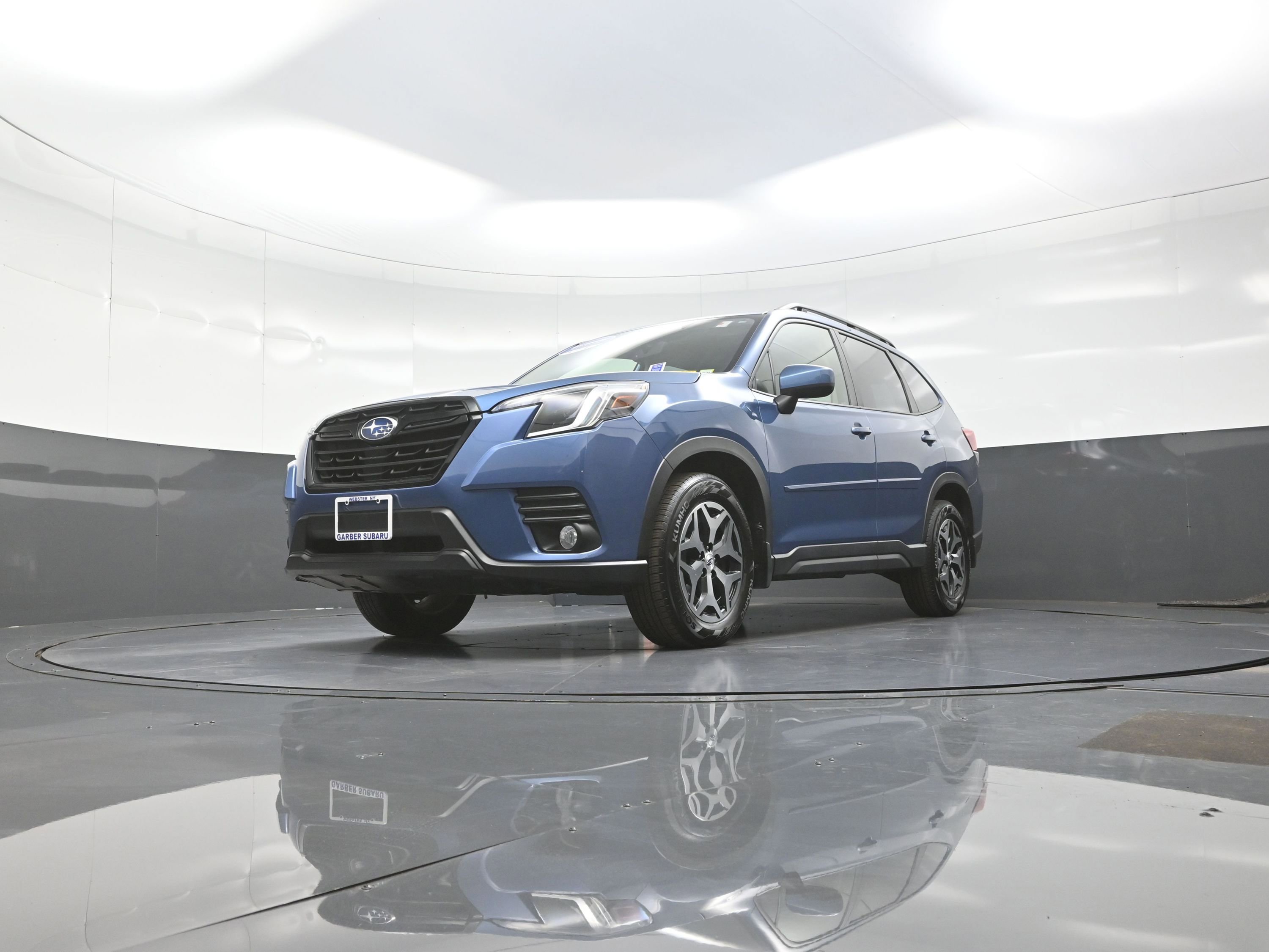 Used 2023 Subaru Forester Premium image 11