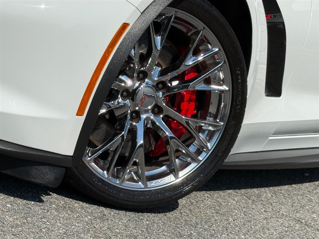 Used 2018 Chevrolet Corvette Z06 RWD image 9