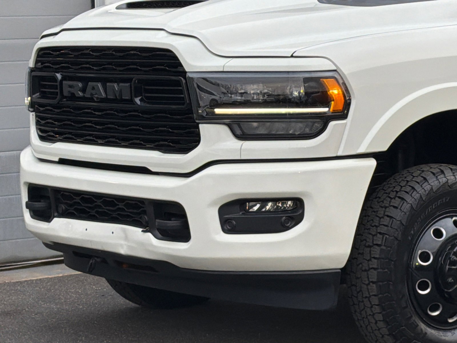 Used 2024 RAM 3500 Limited image 2