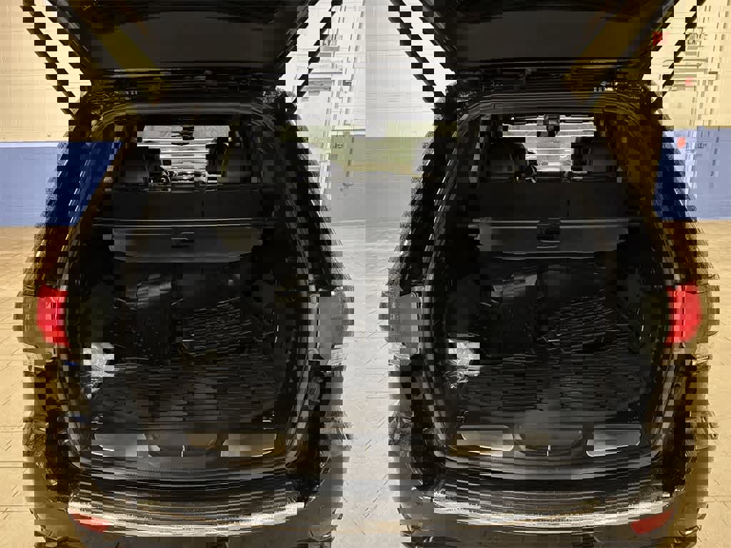 Used 2019 Jeep Grand Cherokee Overland image 11