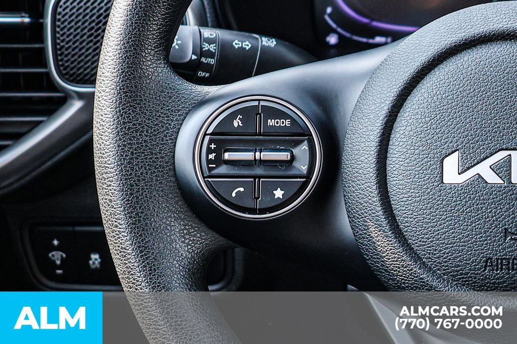 Used 2025 Kia Soul LX w/ LX Technology Package FWD image 33