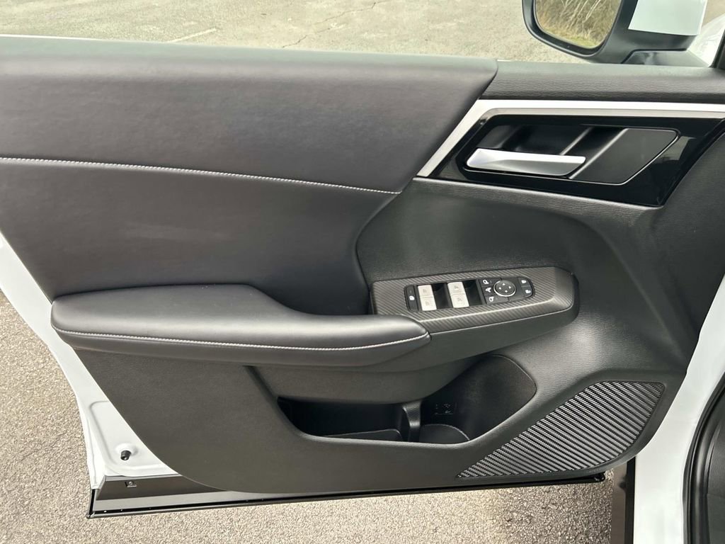 Used 2024 Mitsubishi Outlander SE image 26