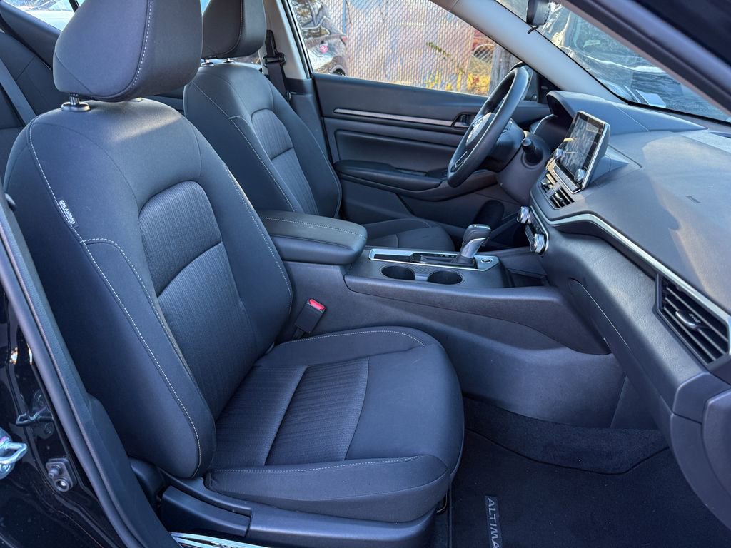 Used 2025 Nissan Altima 2.5 S image 10