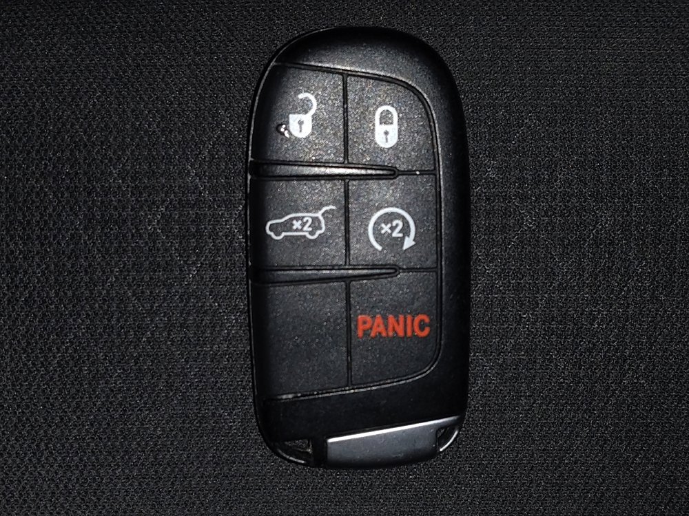 Used 2018 Jeep Grand Cherokee Laredo image 32